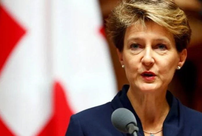 İsviçre Enerji Bakanı’ndan enerji tasarrufu önerisi: “Birlikte duş alın”