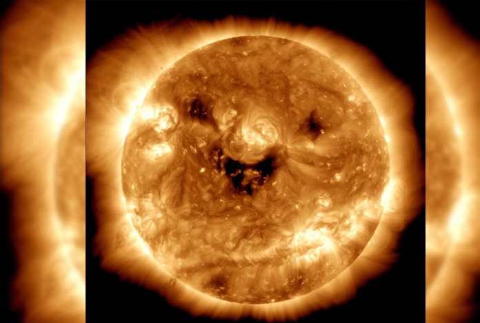 NASA, Güneş’i gülümserken yakaladı