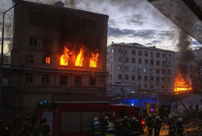 Ukrayna’nın başkenti Kiev’de peş peşe patlamalar yaşanıyor