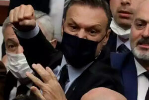 Alpay Özalan: “Türkiye’nin başına kukla getirmek istiyorlar”