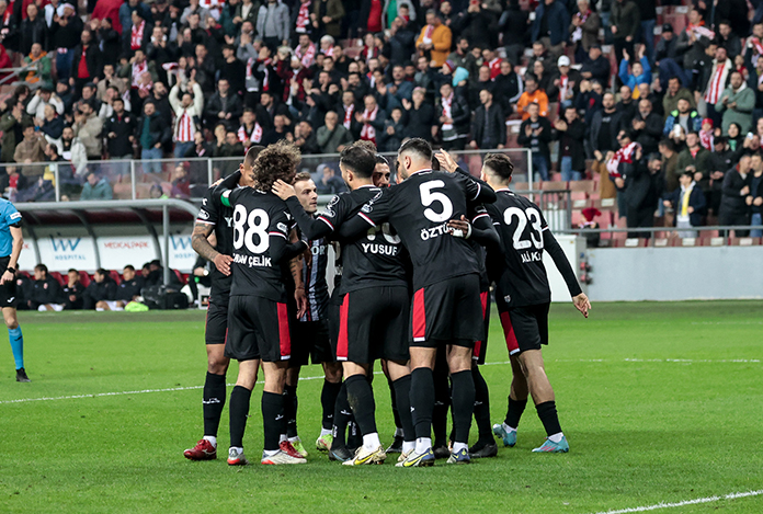 Samsunspor-Altay maçının ilk 11’leri belli oldu