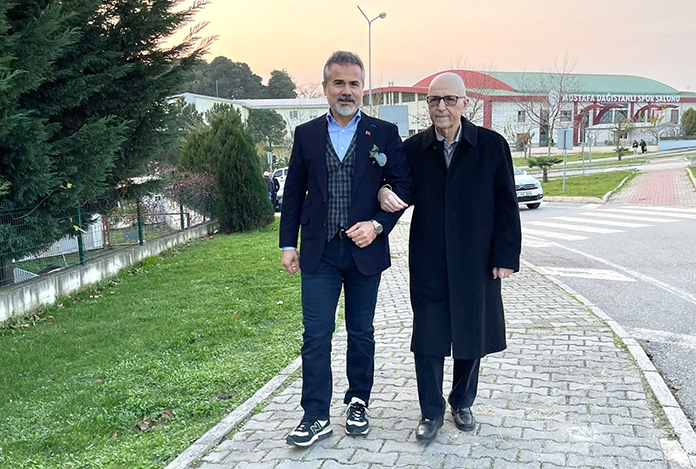 Zihni Şahin’den ameliyat sonrası ilk fotoğraf