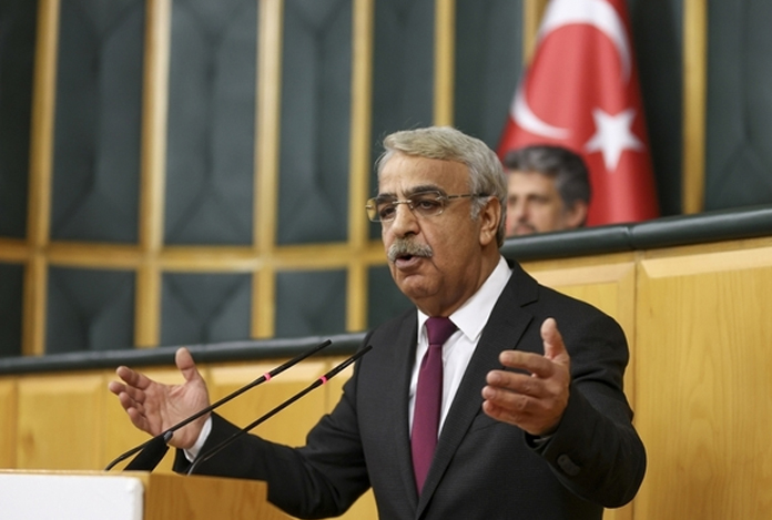 HDP’den AYM’ye başvuru: “Kapatma davası seçim sonrasına bırakılsın”