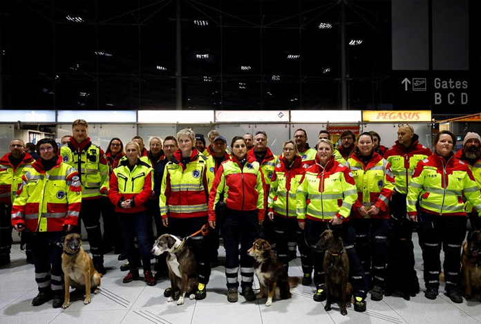 Dünya depremlerle yıkılan Türkiye’ye yardım elini uzattı
