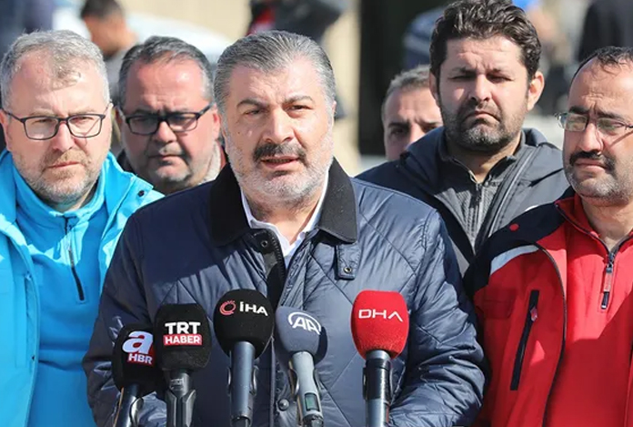 Fahrettin Koca’dan afet bölgesinde bulaşıcı hastalık açıklaması