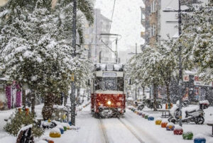 AKOM, İstanbul’da kar ve fırtına için saat verdi