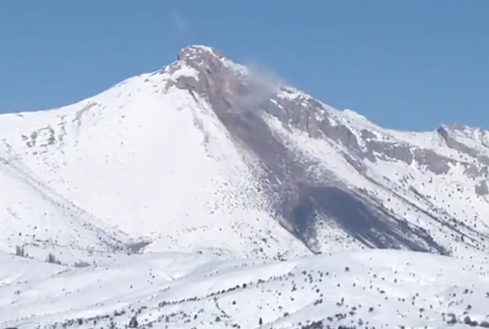Kahramanmaraş’taki Kuşkayası dağı yanardağ gibi faaliyet göstermeye başladı
