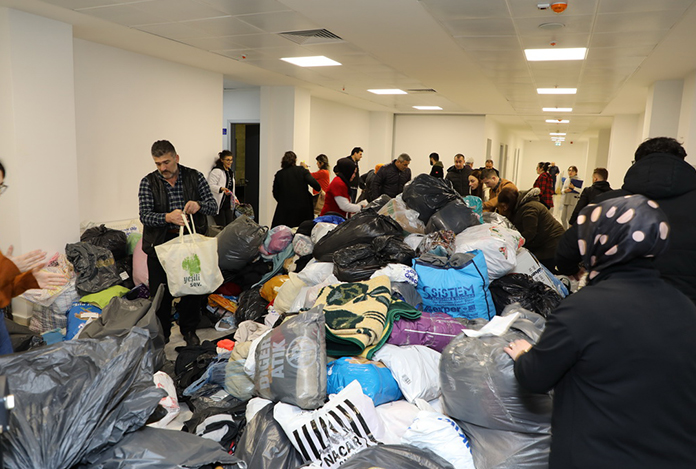 Samsunlular, deprem bölgesine yardıma koştu