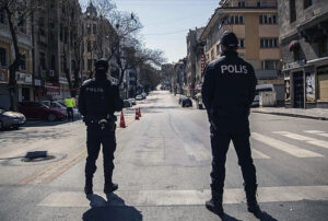 Anayasa Mahkemesi: Pandemide ilan edilen sokağa çıkma yasakları anayasaya aykırı