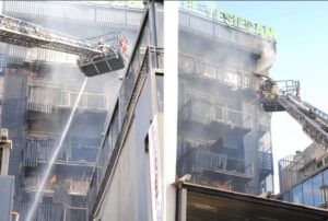 Pendik’teki 7 katlı otelde çıkan yangında iki kişi hayatını kaybetti