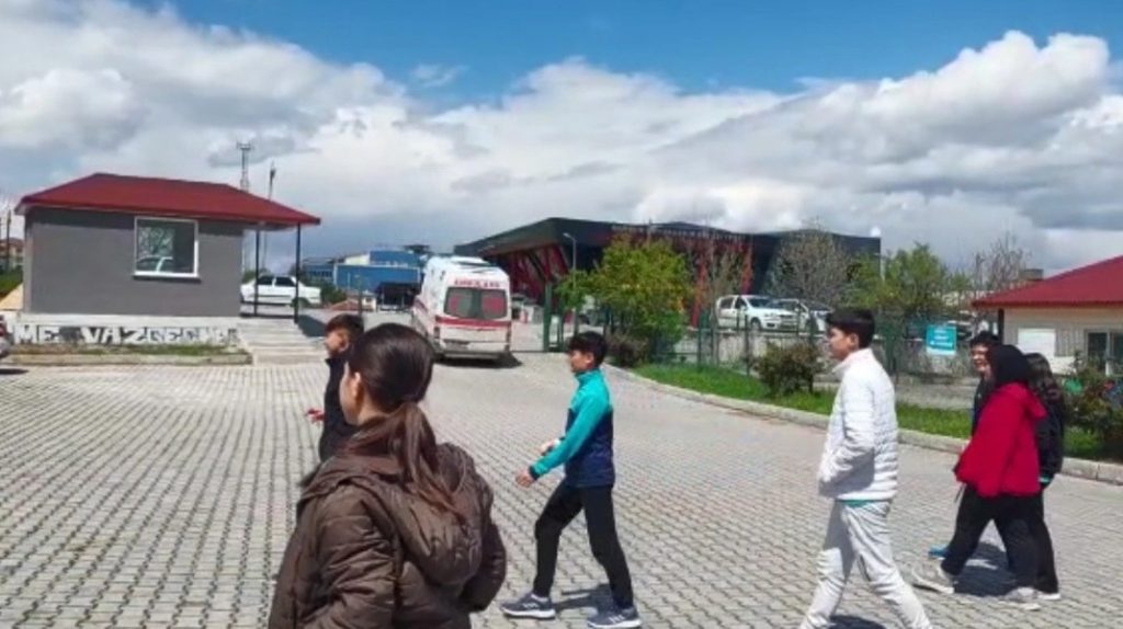 Samsun’da 19 öğrenci hastanelik oldu