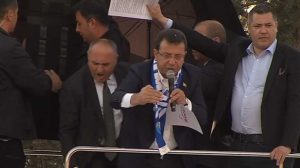 Arslan Bolat: “Yakanlar ve taş atanlar aynı zihniyetten geliyor”