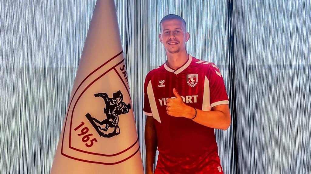Samsunspor defansını Slovak milli oyuncuyla güçlendirdi