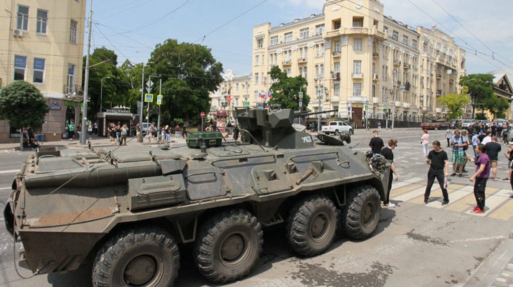 Putin sıkıyönetim ilan etti