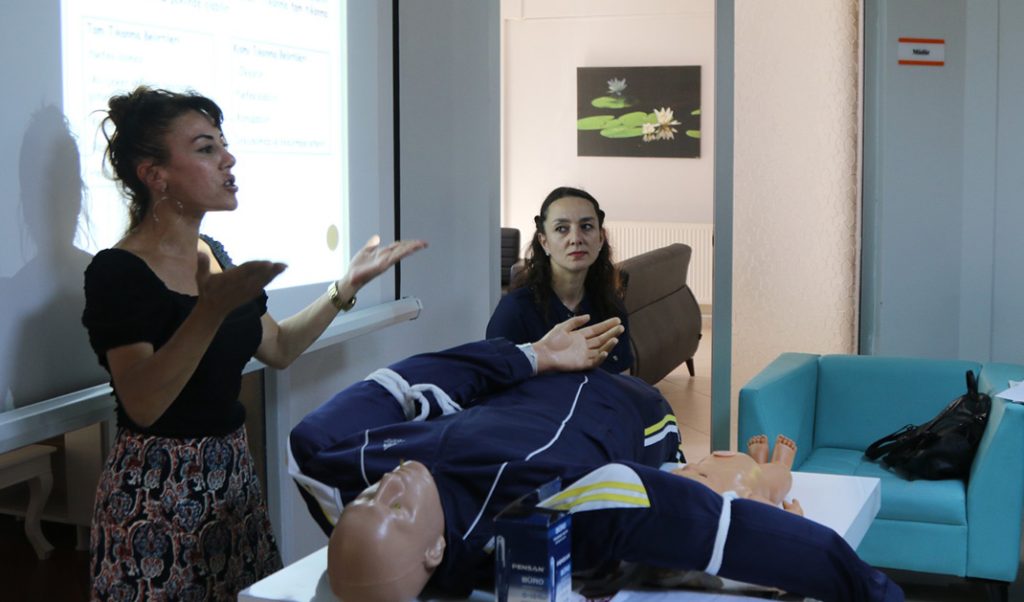 Atakum Belediyesi’nden kadınlara ilk yardım eğitimi