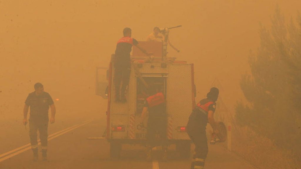Çanakkale’de orman yangını büyüyor