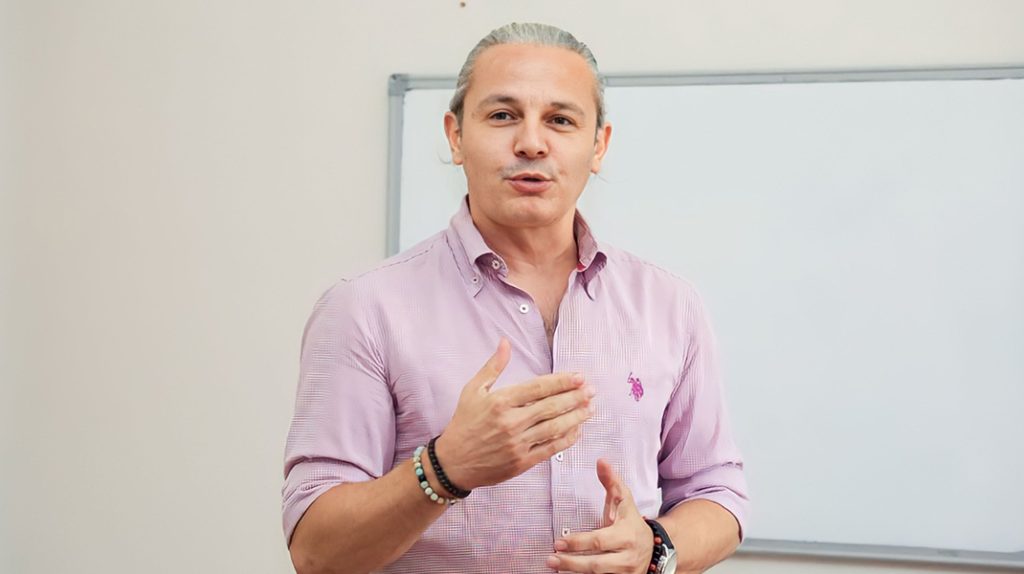 Futbolu bilim ve teknolojiyle birleştiren isim: Savaş Serdar