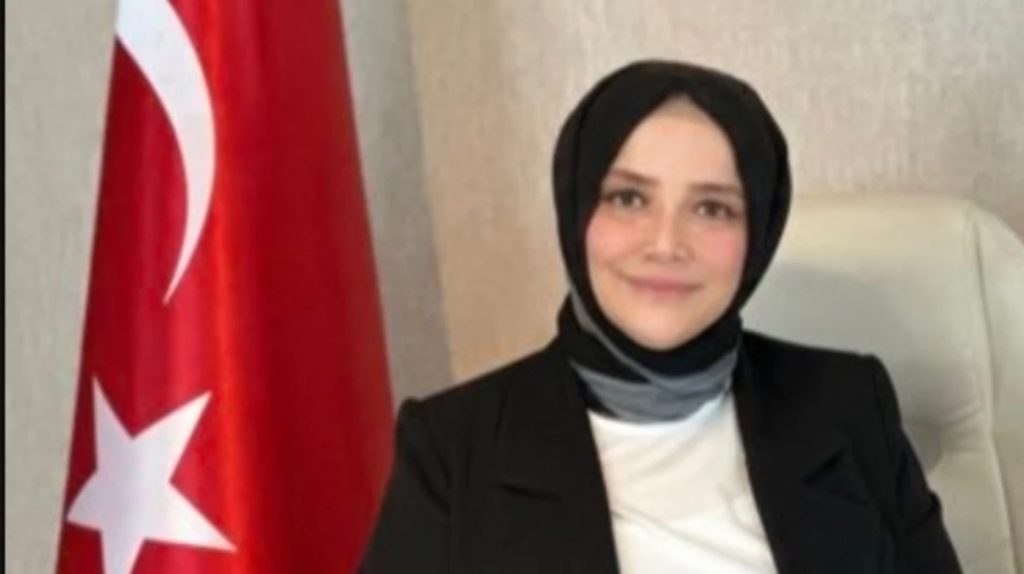 Kemal Kılıçdaroğlu, kendisine ‘hain, kanıbozuk ve zavallı’ diyen Perinaz Mahpeyker Yaman’ı danışman olarak mı atadı?