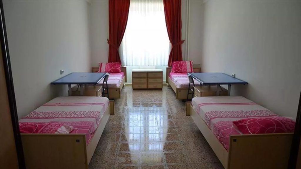 Öğrenciler KYK yurtlarında kalmadıkları ayın ücretini de ödeyecekler
