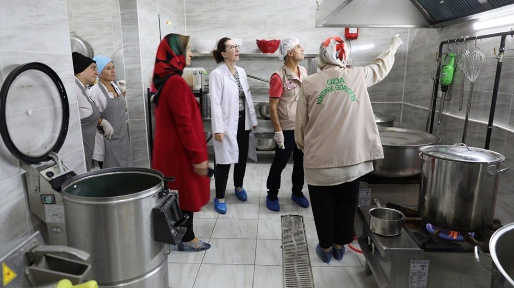 Samsun’da okul kantinleri denetlendi: Yetkililer tost fiyatlarını yüksek buldu