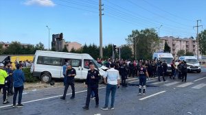 Samsun’da feci kaza: Okul servisi ile TIR çarpıştı, ölü ve yaralılar var