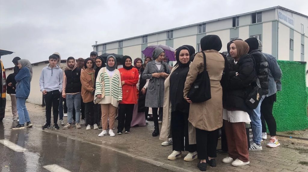 Samsun’da maaşlarını alamayan işçiler eylem yaptı