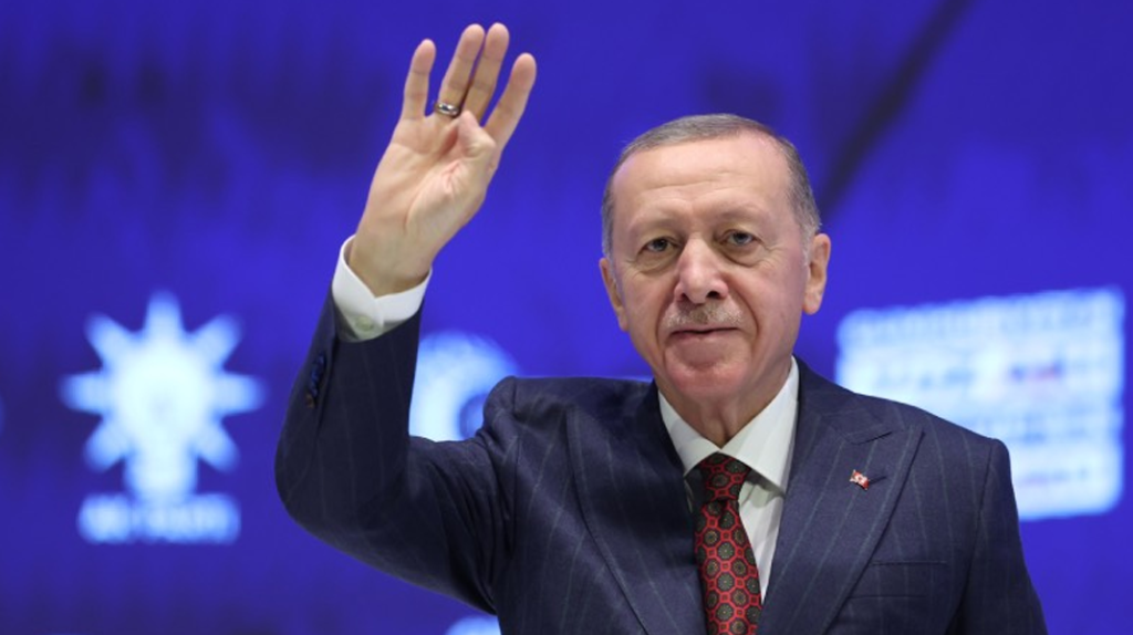 Erdoğan, yeniden AK Parti Genel Başkanlığı’na seçildi